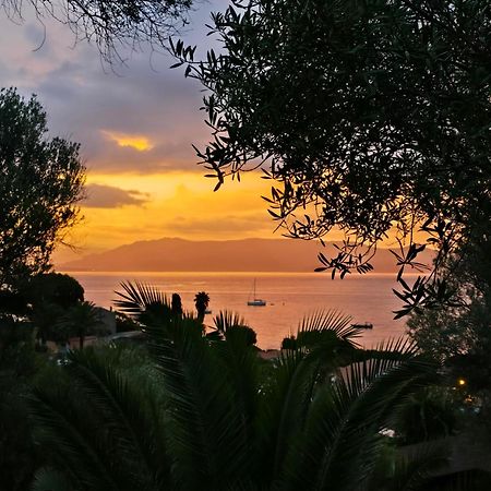 ホテル Mare E Monti ポルト・ポロ エクステリア 写真
