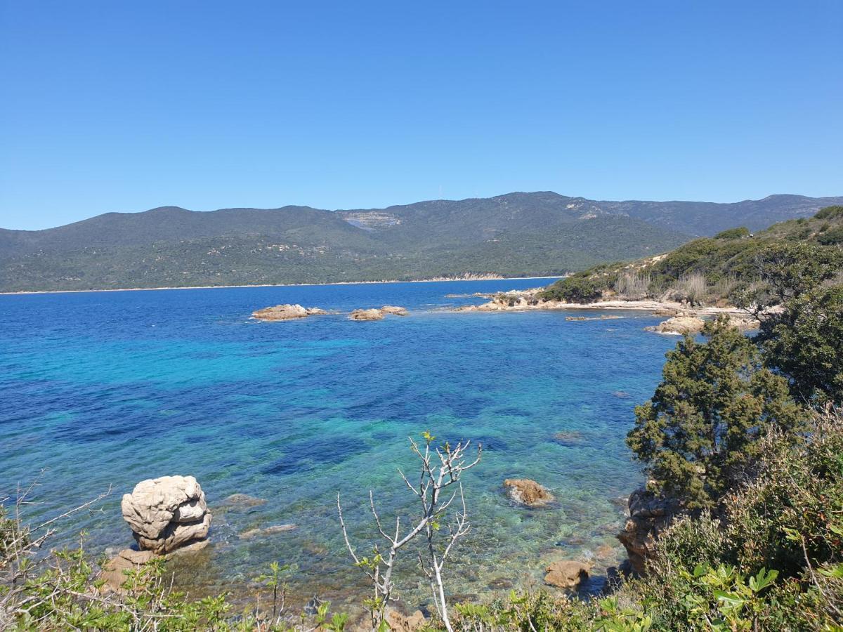 ホテル Mare E Monti ポルト・ポロ エクステリア 写真