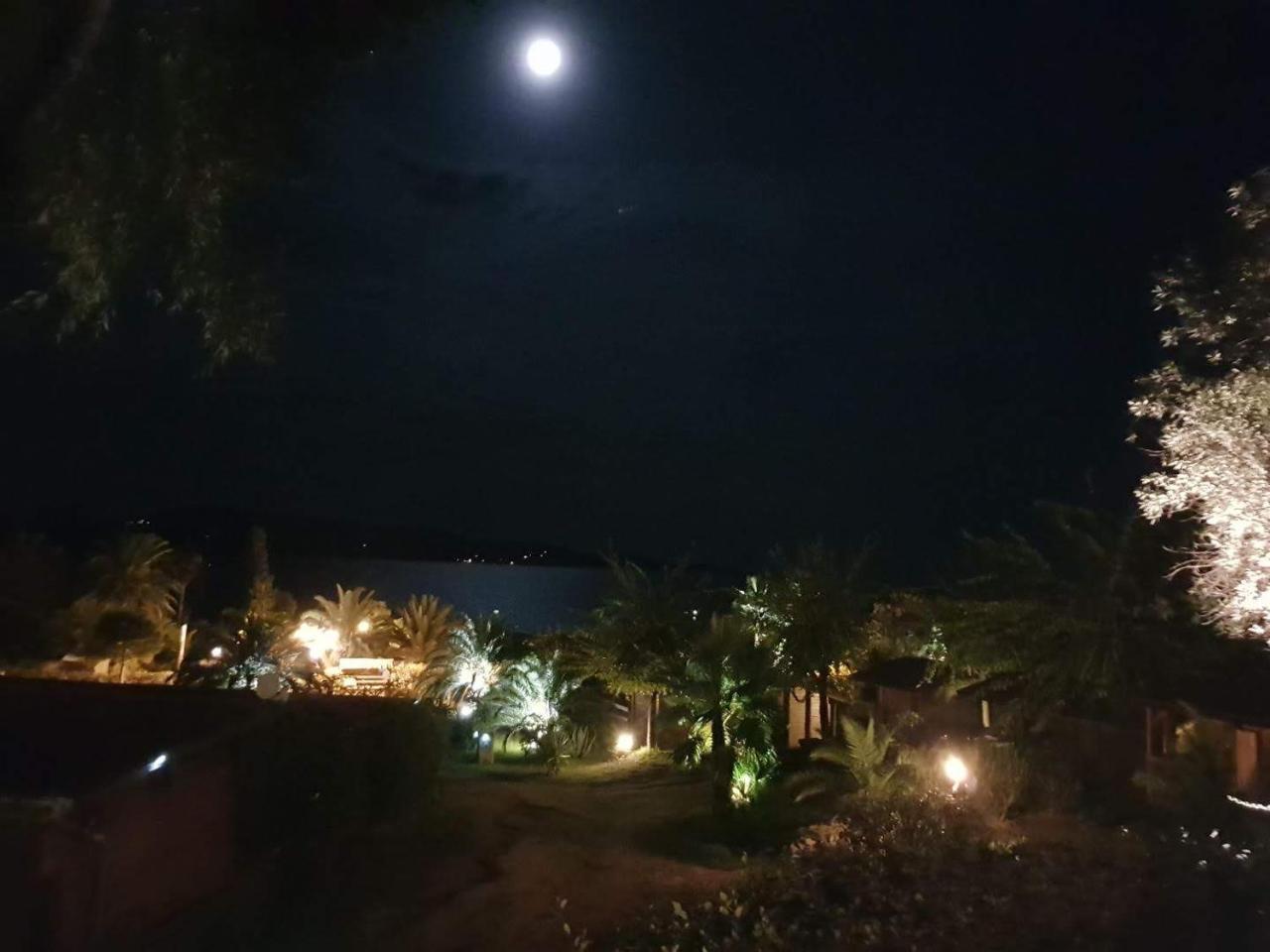 ホテル Mare E Monti ポルト・ポロ エクステリア 写真