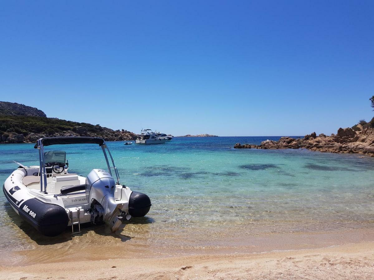 ホテル Mare E Monti ポルト・ポロ エクステリア 写真